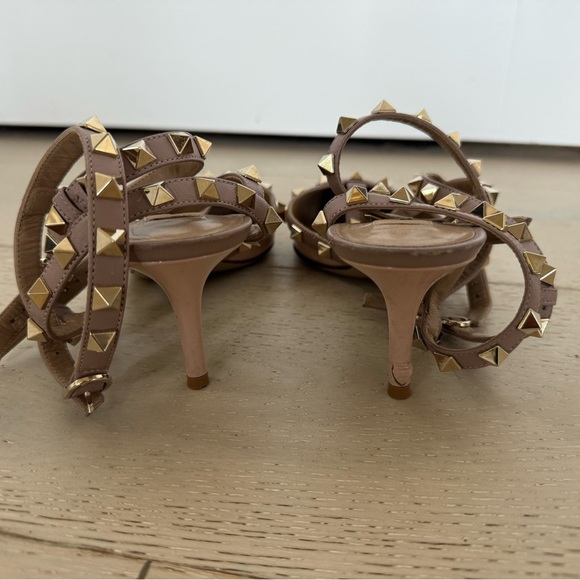 Valentino Rockstud Caged Pumps Poudre Patent Leather Size 36.5 Pointed Toe Heels - Picture 10 of 12